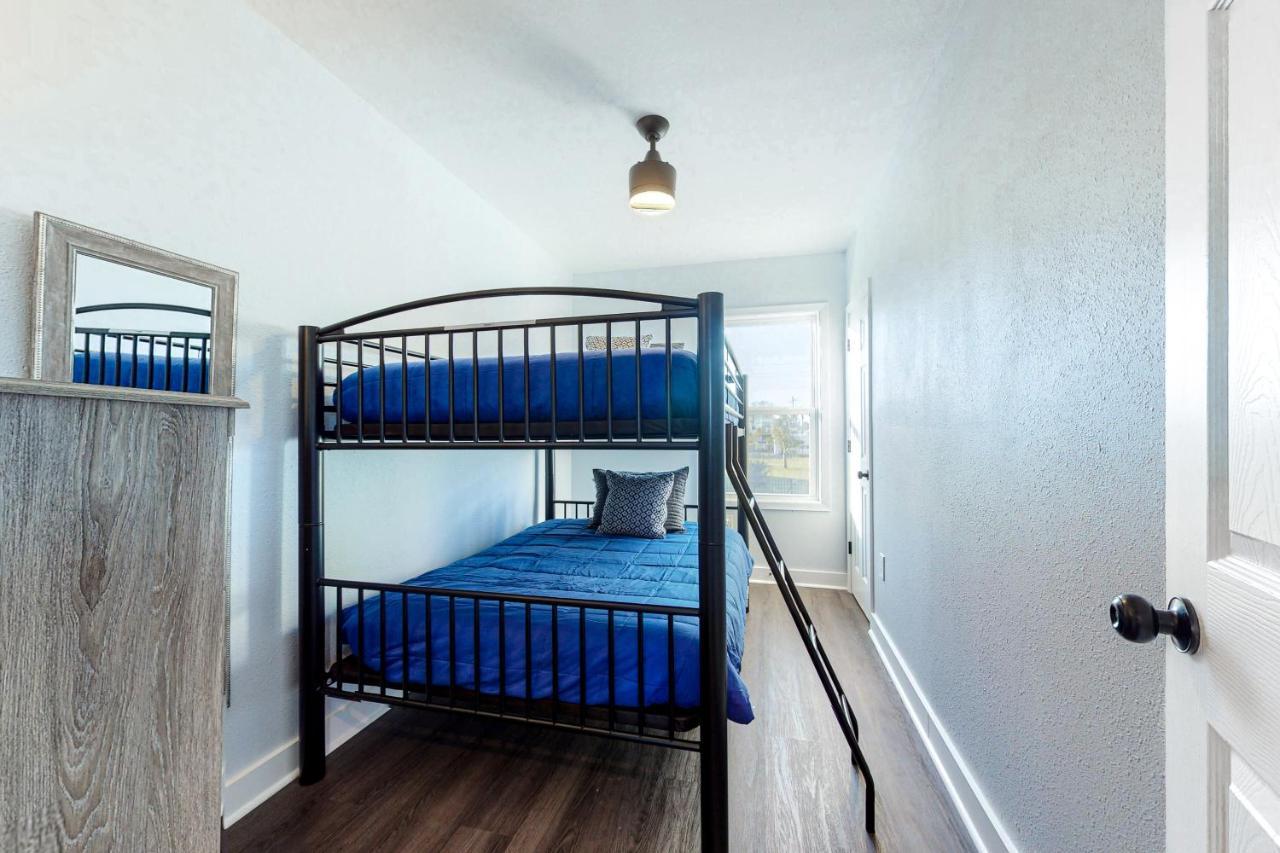 Oasis By The Bay-Upstairs Unit Villa Galveston Exterior photo