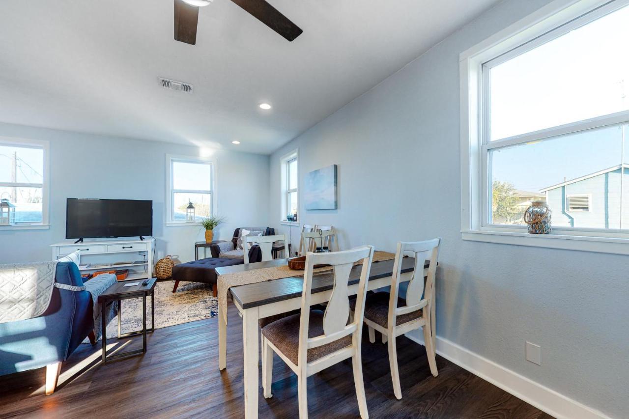 Oasis By The Bay-Upstairs Unit Villa Galveston Exterior photo